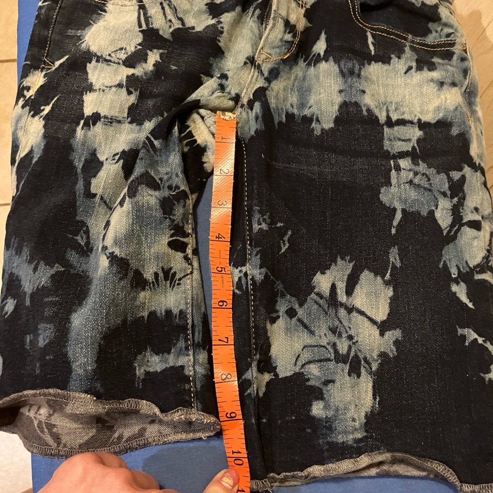 𝅺aeropostale Reverse bleach tie dye Bermuda stretch jean shorts size 4 - Picture 7 of 9